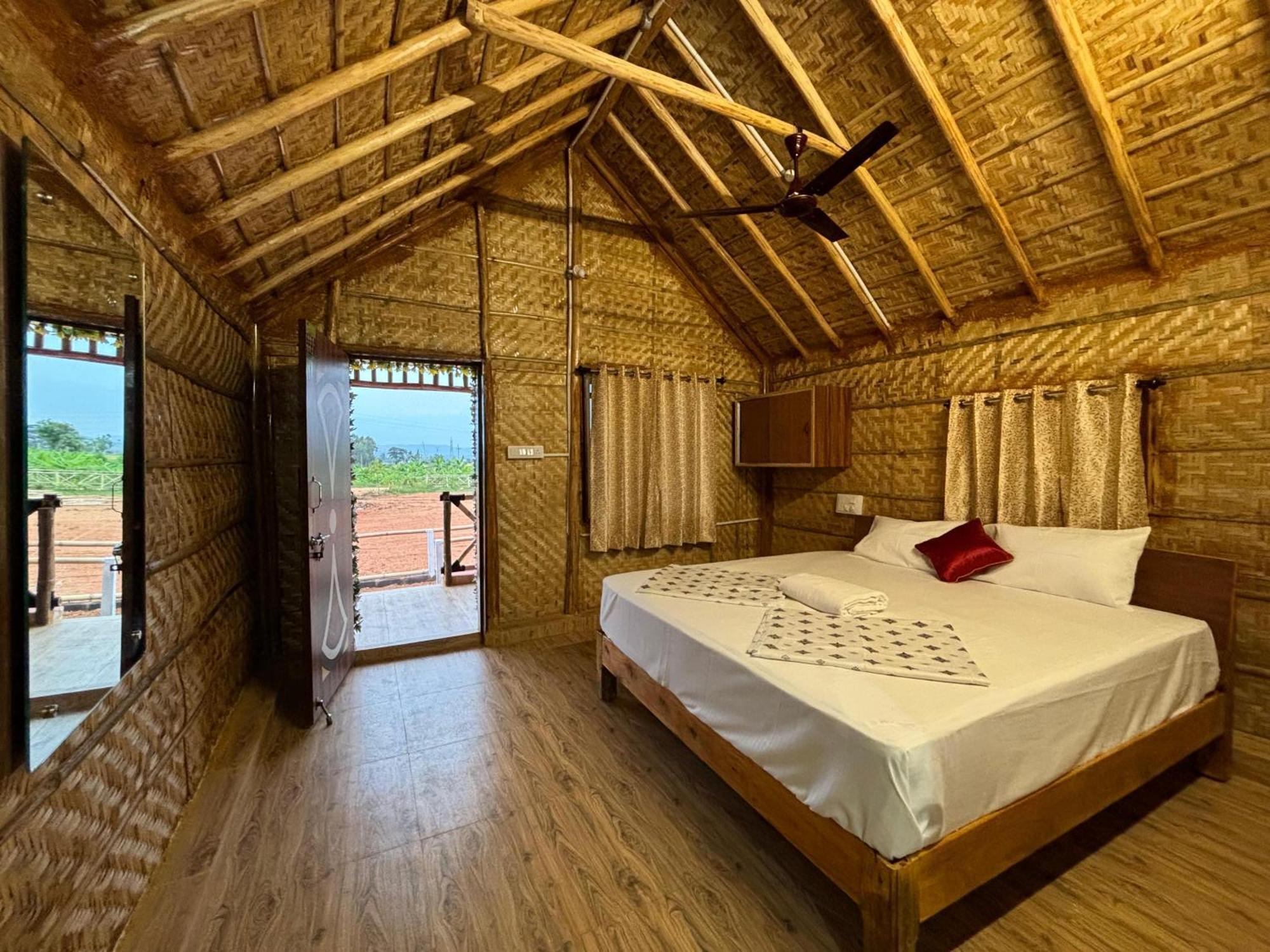 Mowgli'S Cafe Hampi & Guest House Zewnętrze zdjęcie