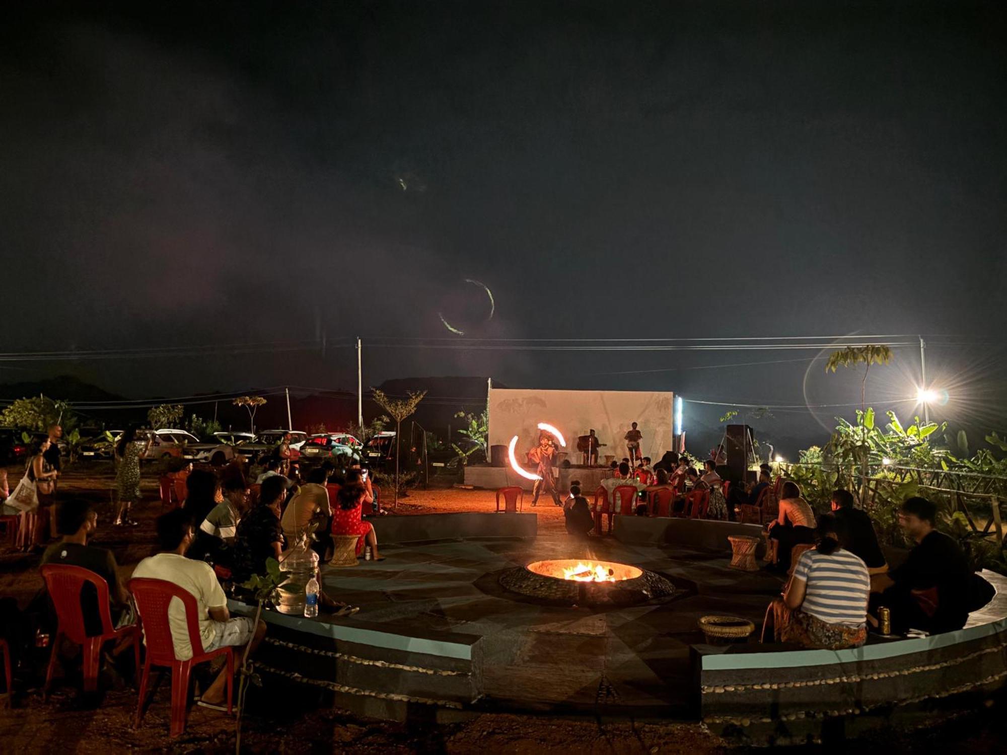 Mowgli'S Cafe Hampi & Guest House Zewnętrze zdjęcie