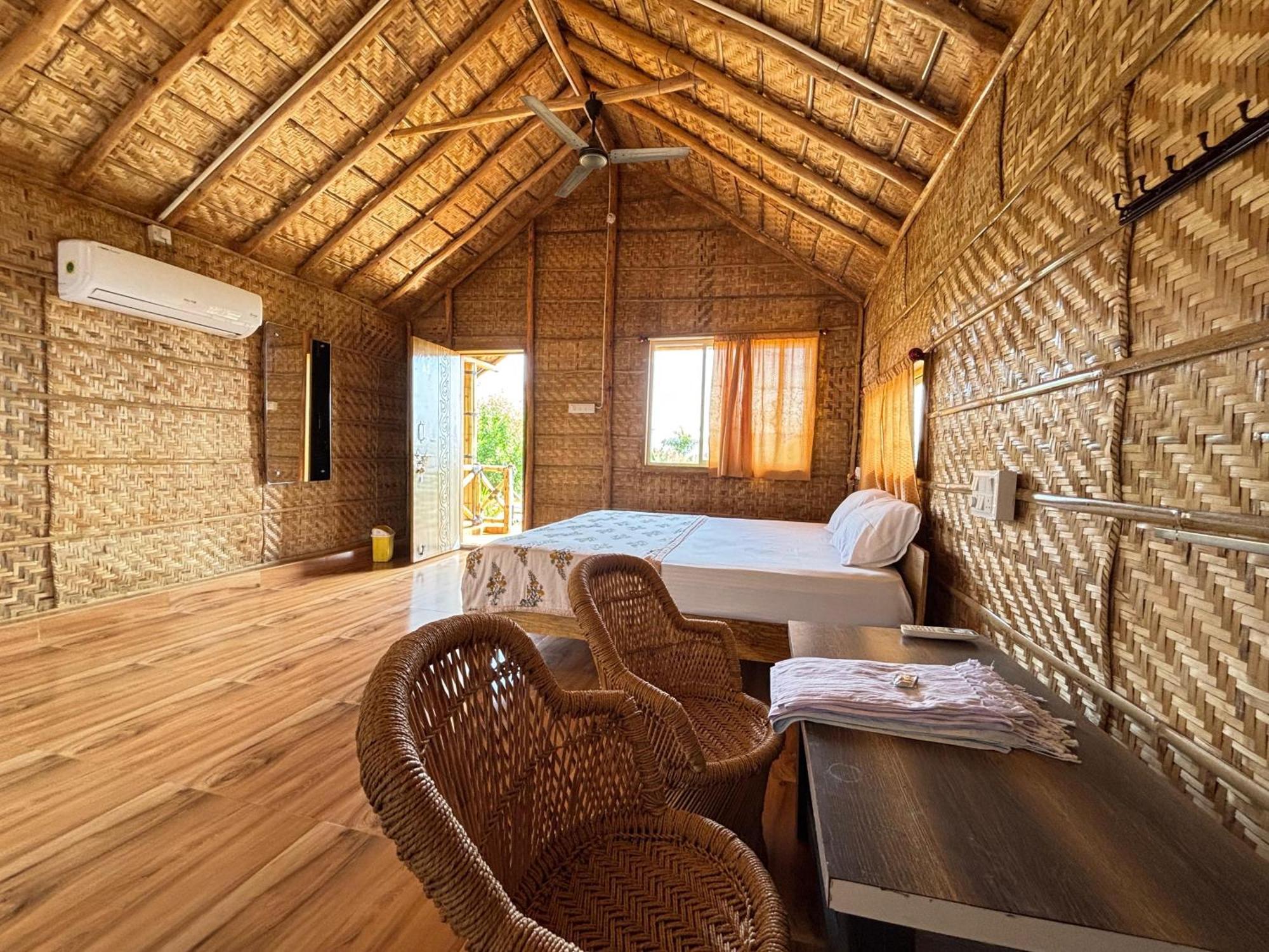 Mowgli'S Cafe Hampi & Guest House Zewnętrze zdjęcie